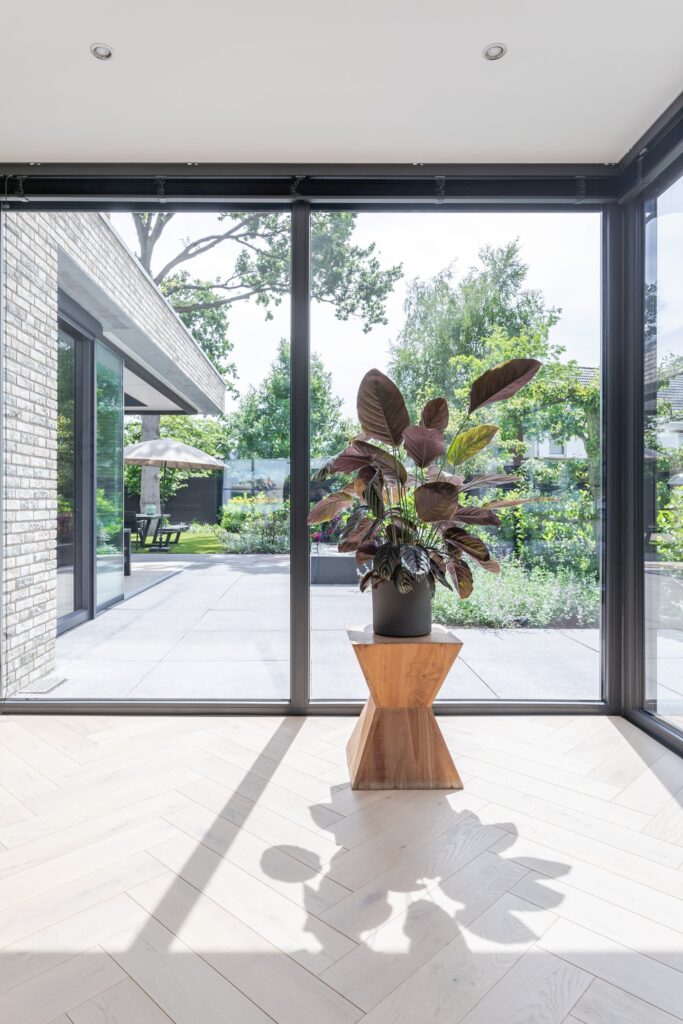 Voorbeeld van kunststof kozijnen in een huis